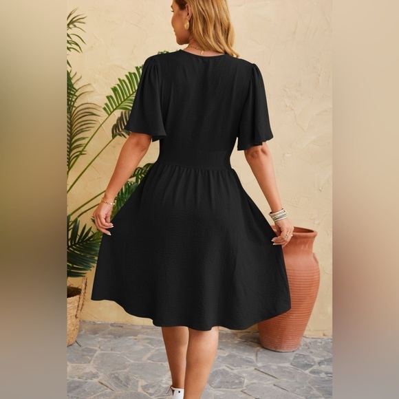 Summer Getaway Short Sleeve Ruched Midi Dress - Picture 3 of 3